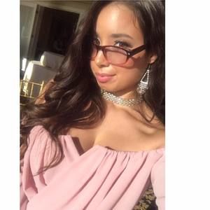 Meet your Posher, Gloria